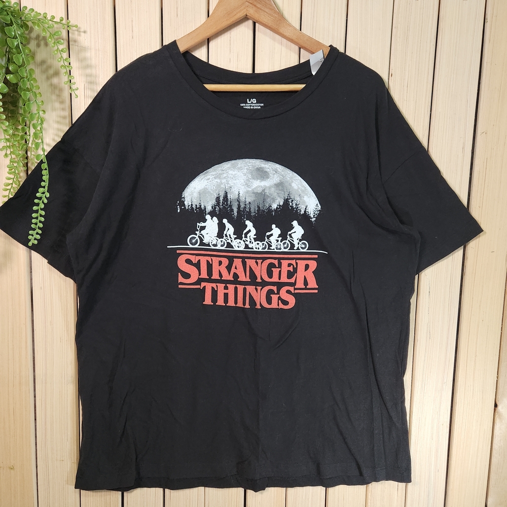 Stranger Things Movie Graphic T-Shirt Black, Size L